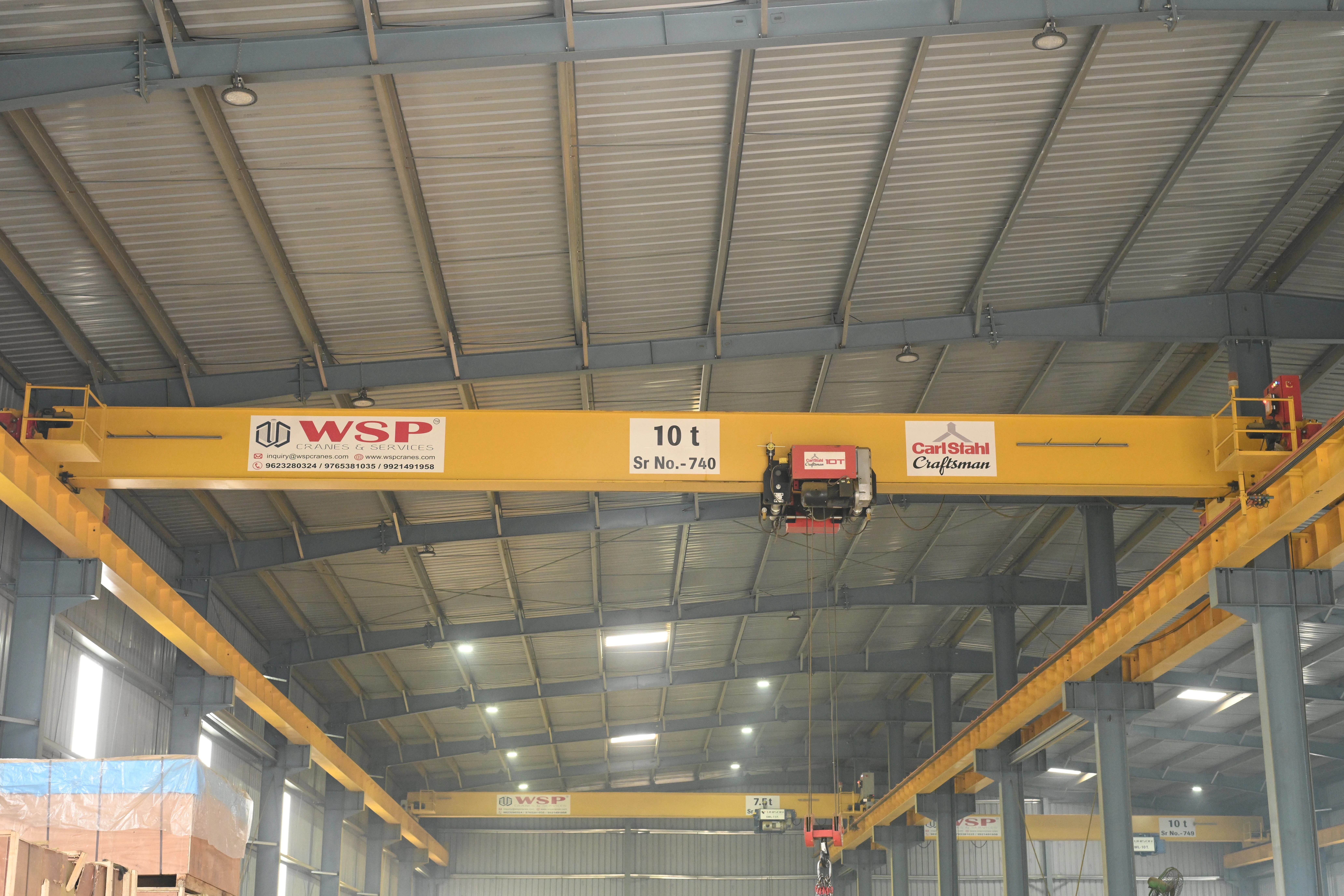 Underslung single girder EOT crane for compact workspaces